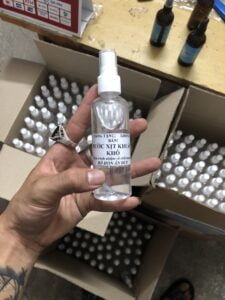 Ân Duy tặng 500 chai xịt khuẩn khô hỗ trợ Bắc Gang chống dịch 3